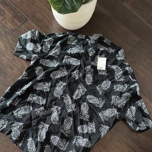 H&M Black and White Pineapple Print Casual Button Down Shirt
